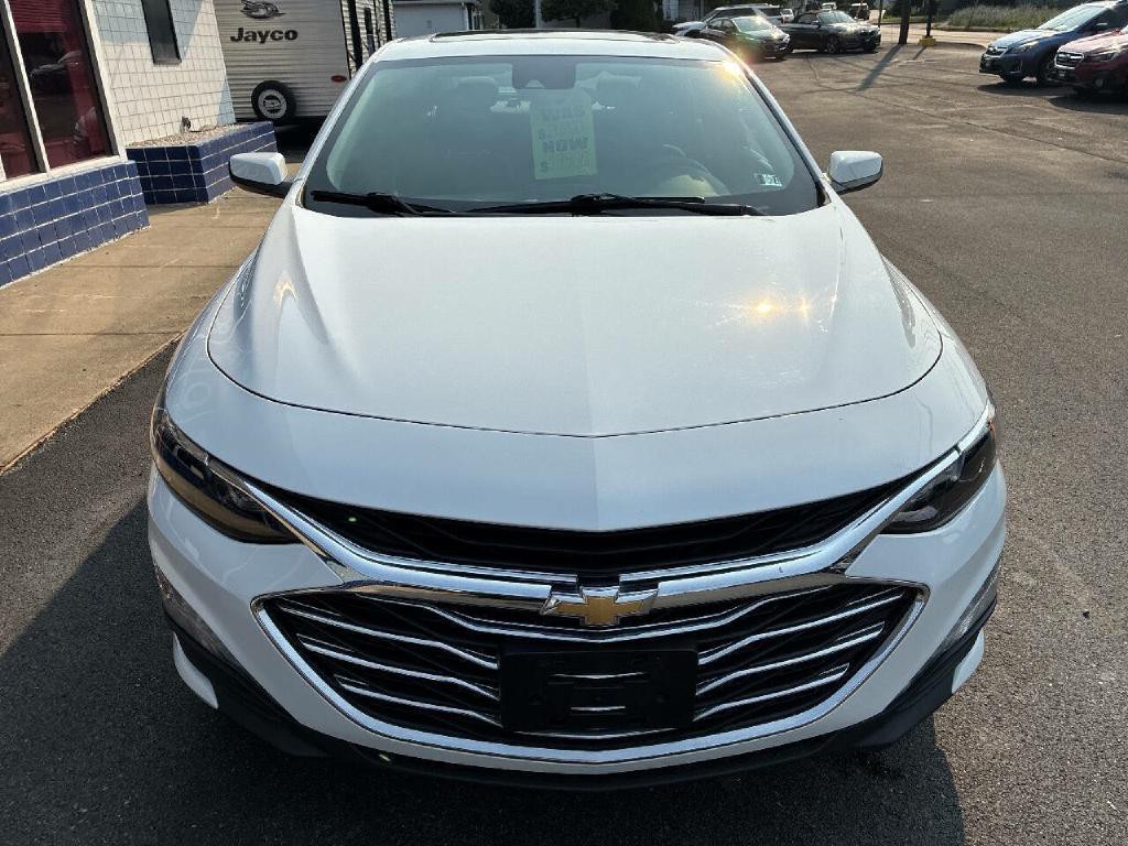2022 Chevrolet Malibu Image 2