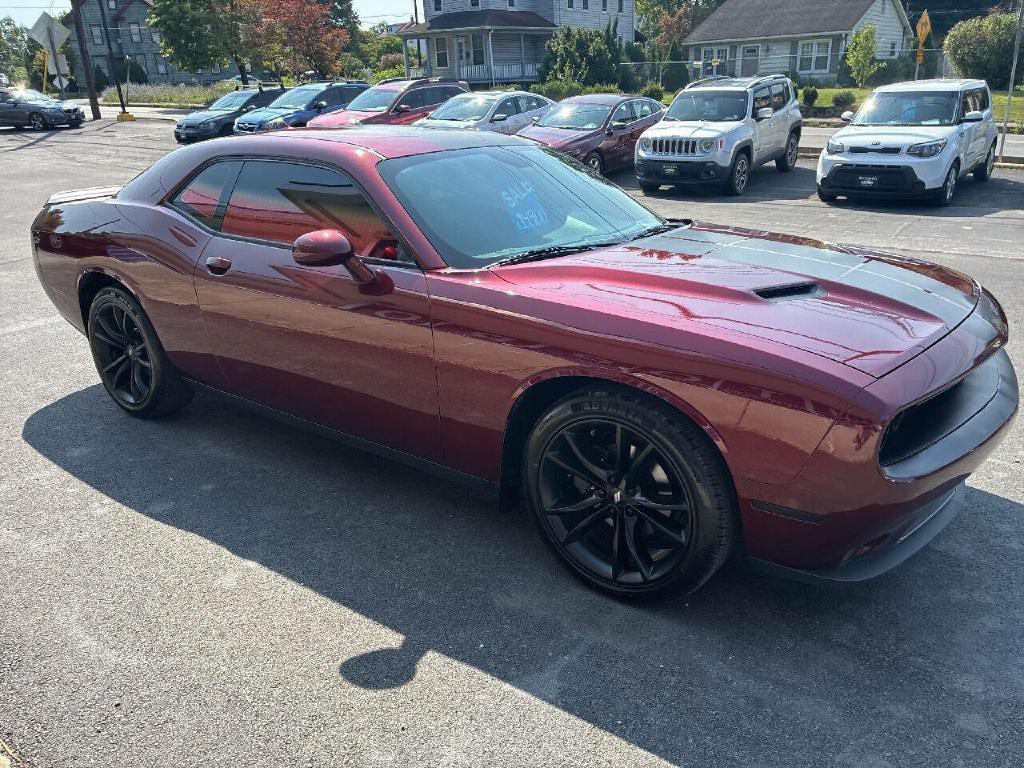 2017 Dodge Challenger Image 3