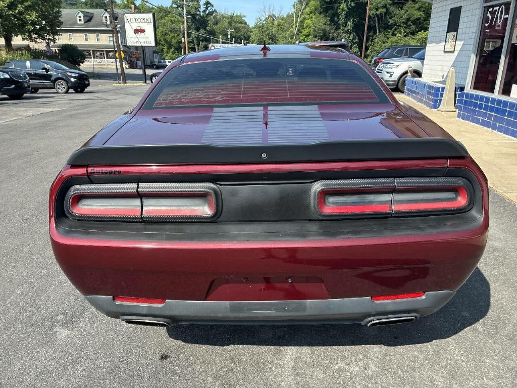 2017 Dodge Challenger Image 4