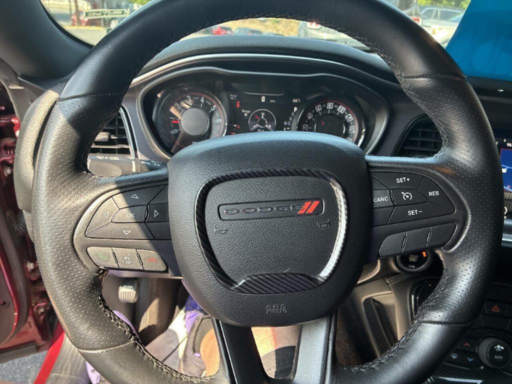 2017 Dodge Challenger Image 9