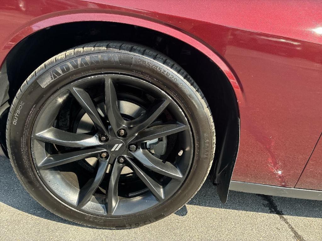 2017 Dodge Challenger Image 18