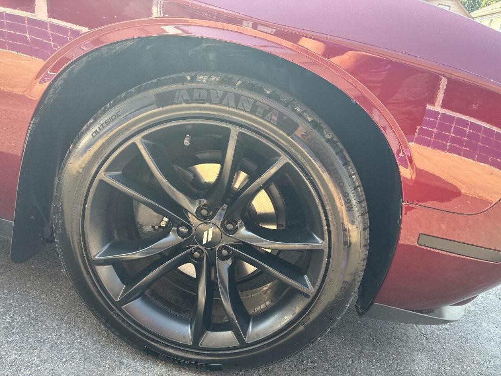 2017 Dodge Challenger Image 19