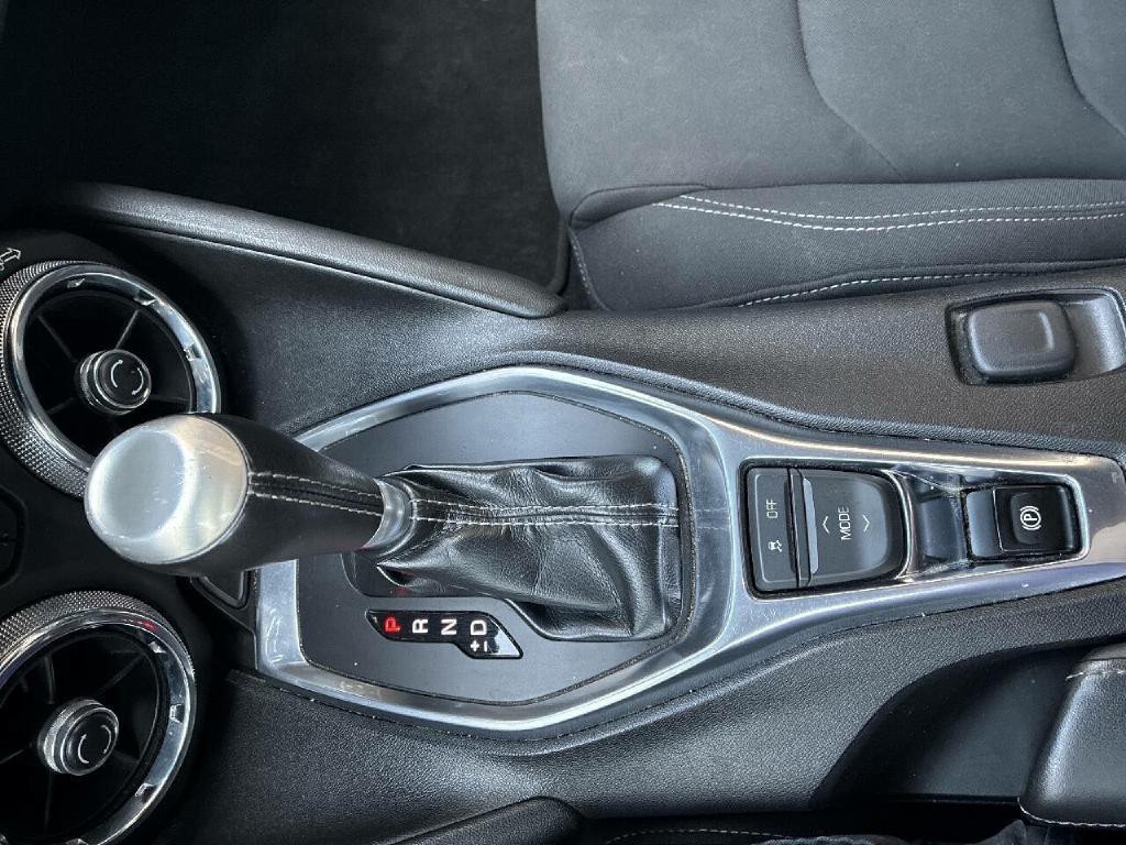 2016 Chevrolet Camaro Image 11