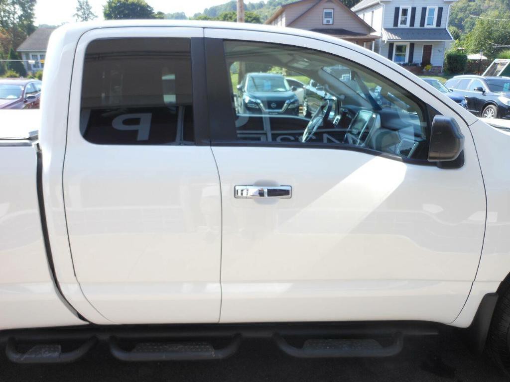 2021 Nissan Titan Image 3