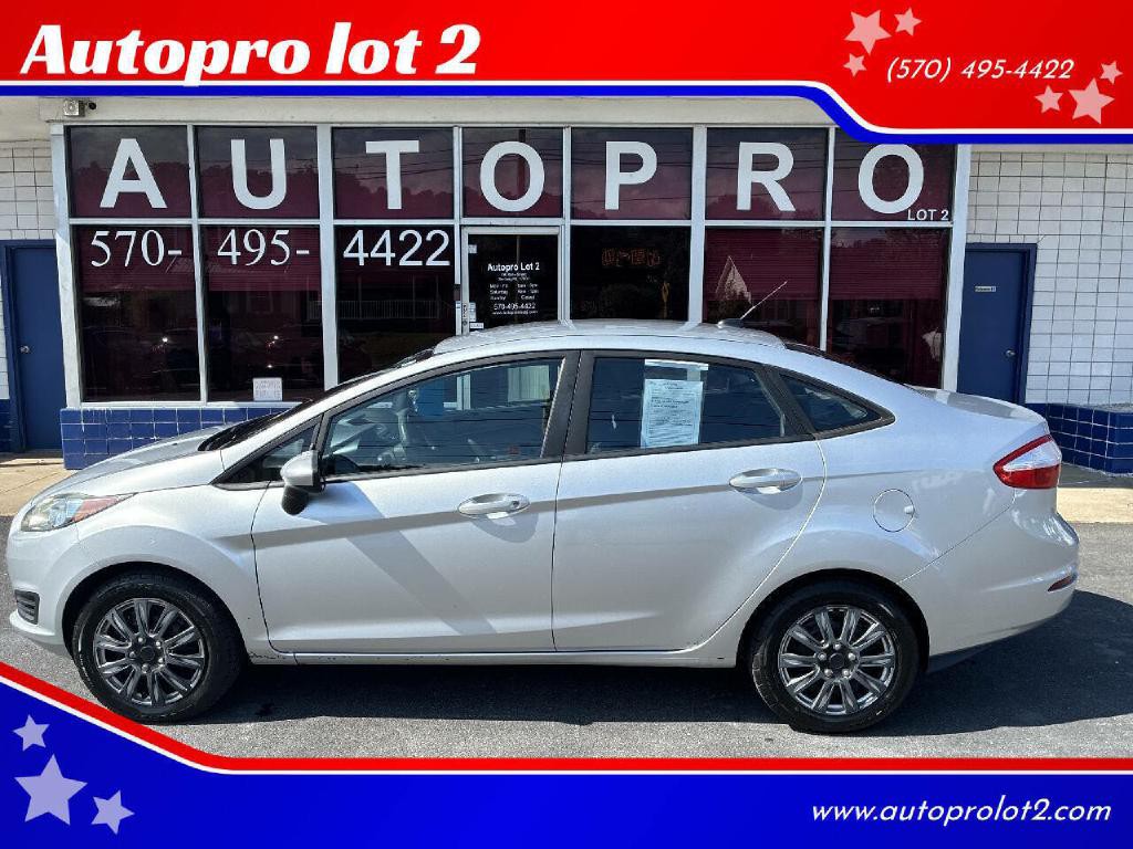 2016 Ford Fiesta Image 1