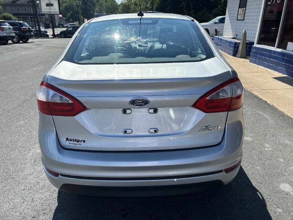 2016 Ford Fiesta Image 4