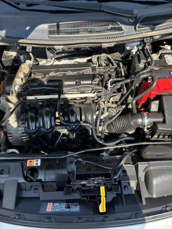 2016 Ford Fiesta Image 6