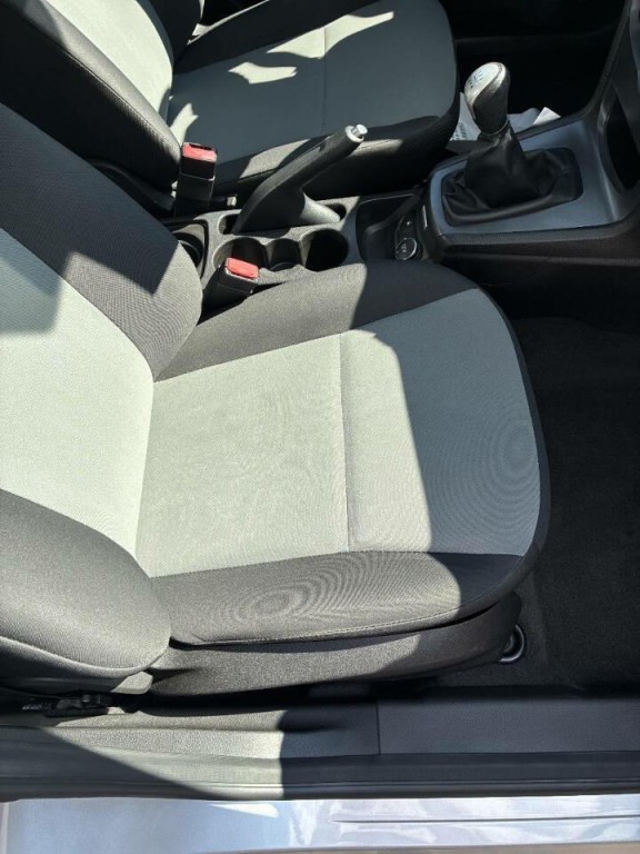 2016 Ford Fiesta Image 13