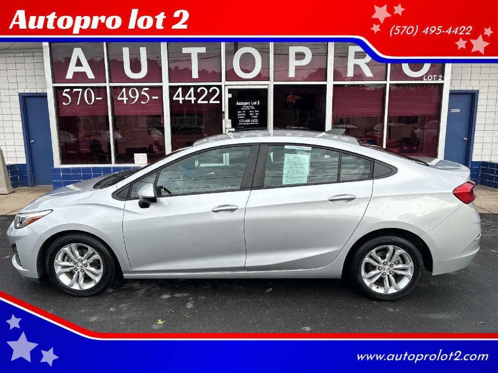 2019 Chevrolet Cruze Image 1
