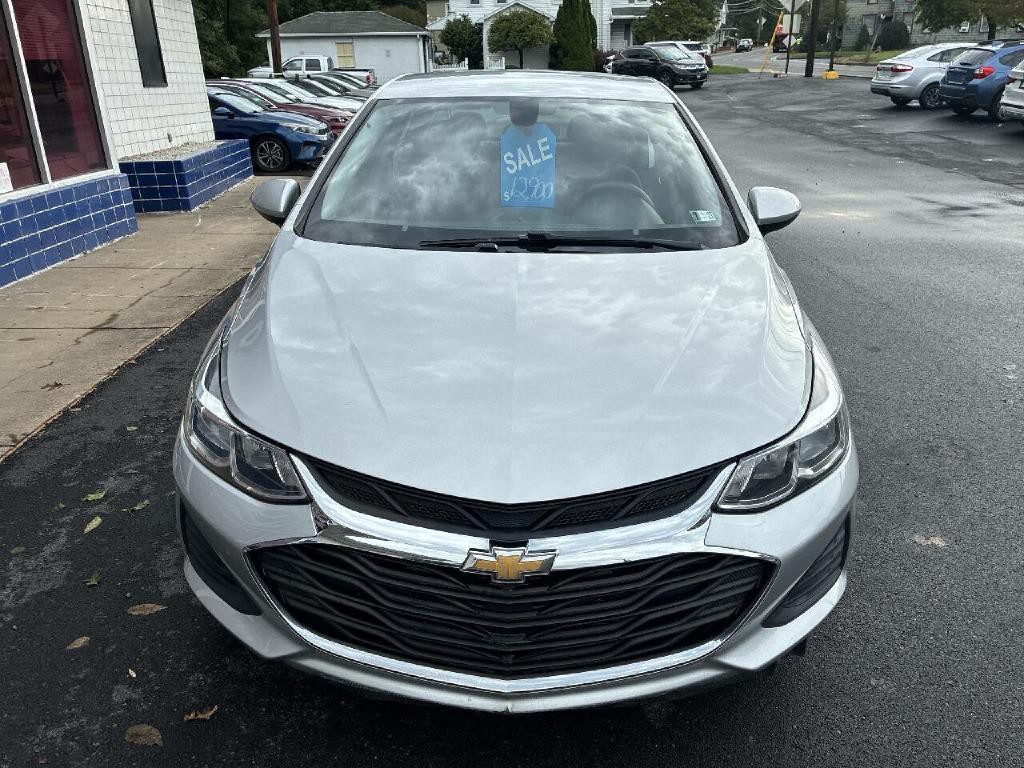 2019 Chevrolet Cruze Image 2