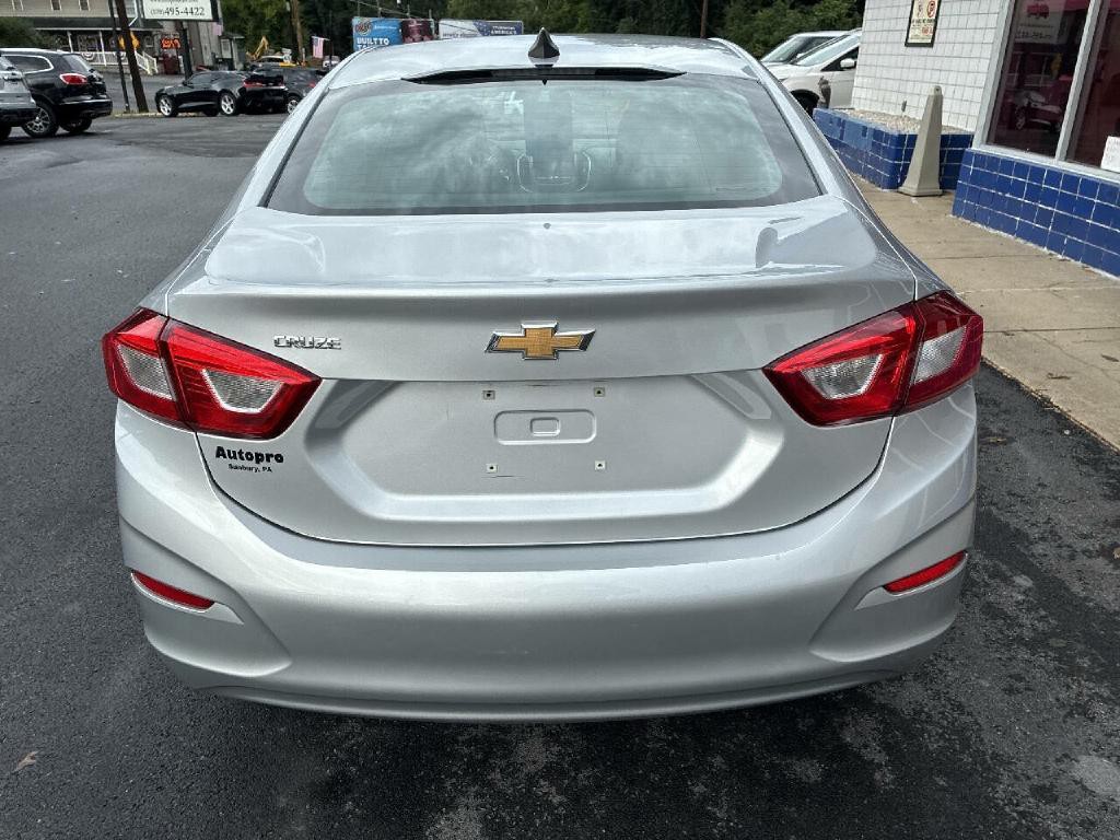 2019 Chevrolet Cruze Image 4