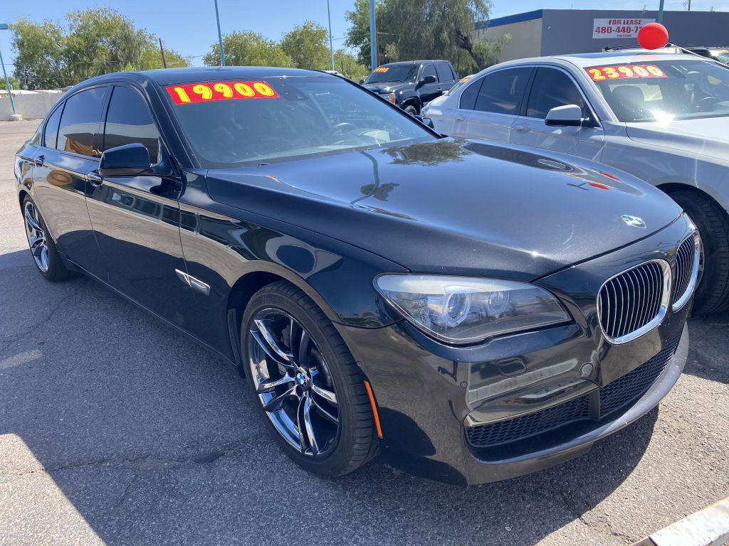 2012 BMW 7 Series Image 2