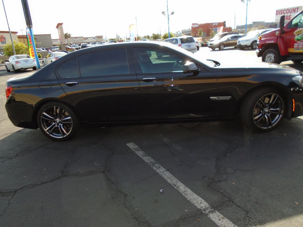 2012 BMW 7 Series Image 17