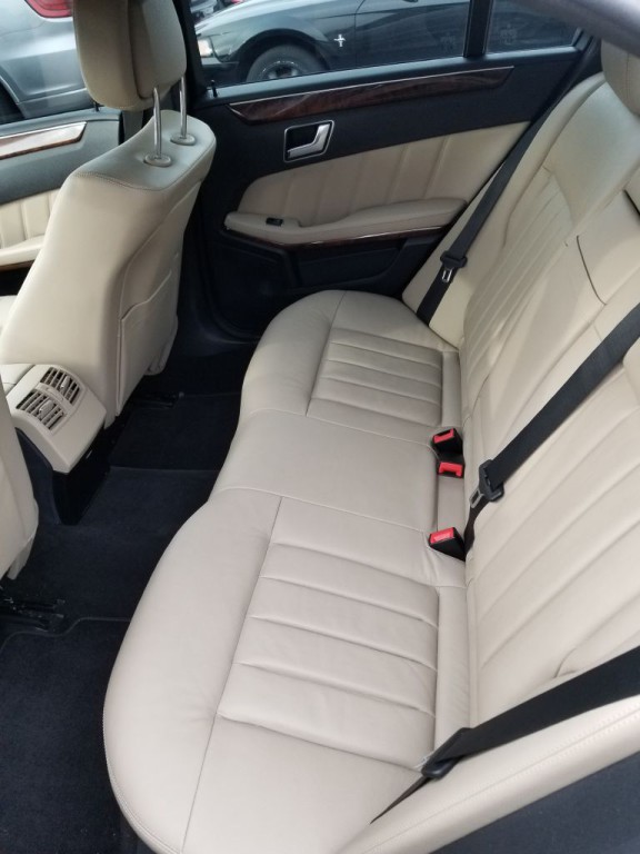 2012 Mercedes-Benz E-Class Image 3