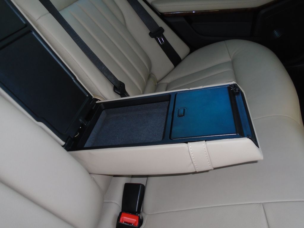 2012 Mercedes-Benz E-Class Image 16