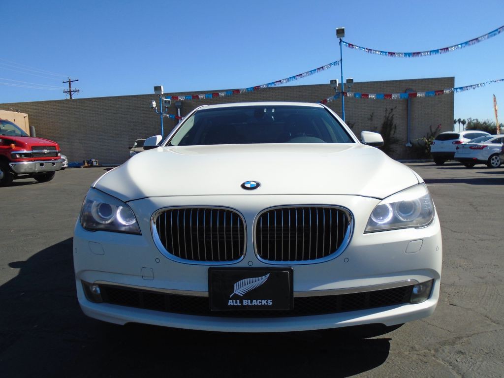 2011 BMW 7 Series Image 4