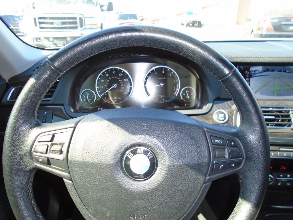 2011 BMW 7 Series Image 7
