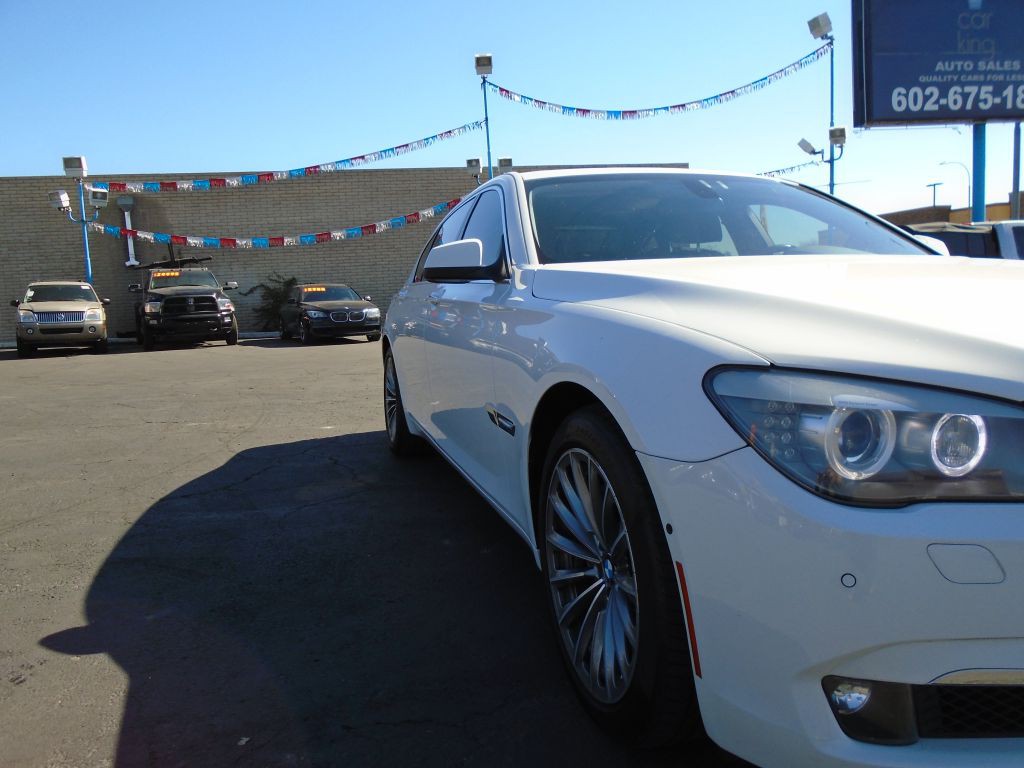 2011 BMW 7 Series Image 9