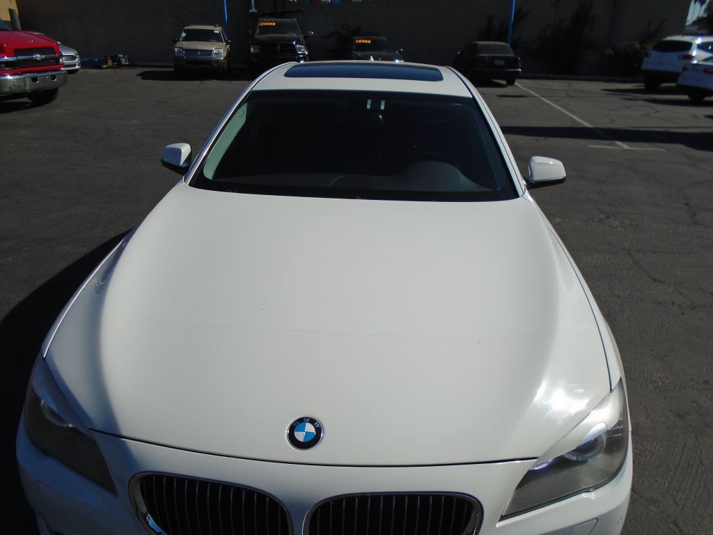 2011 BMW 7 Series Image 19