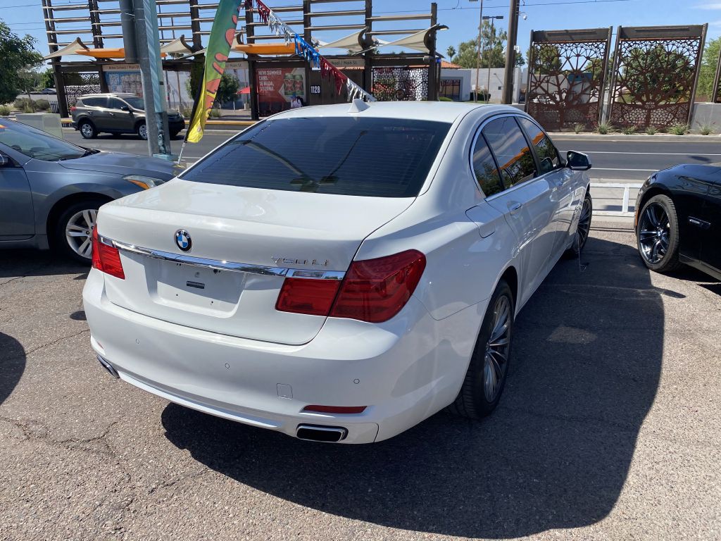 2011 BMW 7 Series Image 21