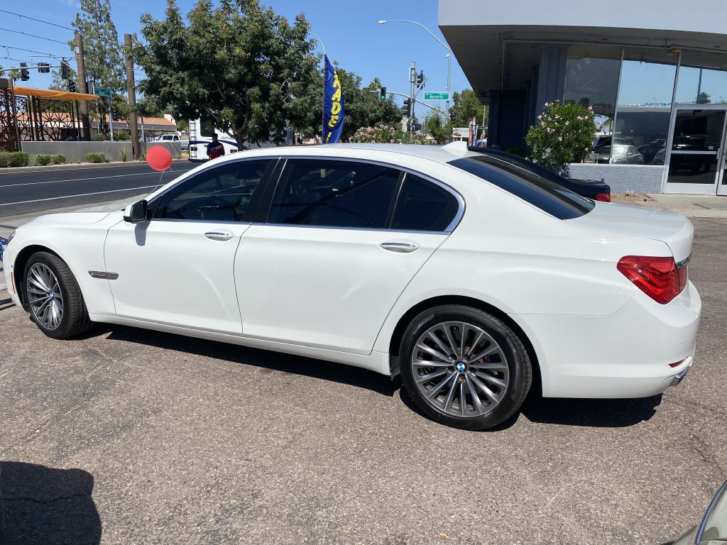 2011 BMW 7 Series Image 22