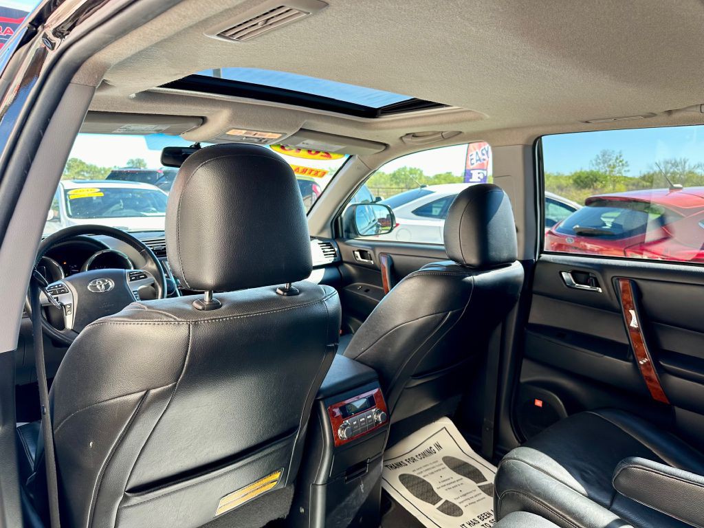 2013 Toyota Highlander Image 21