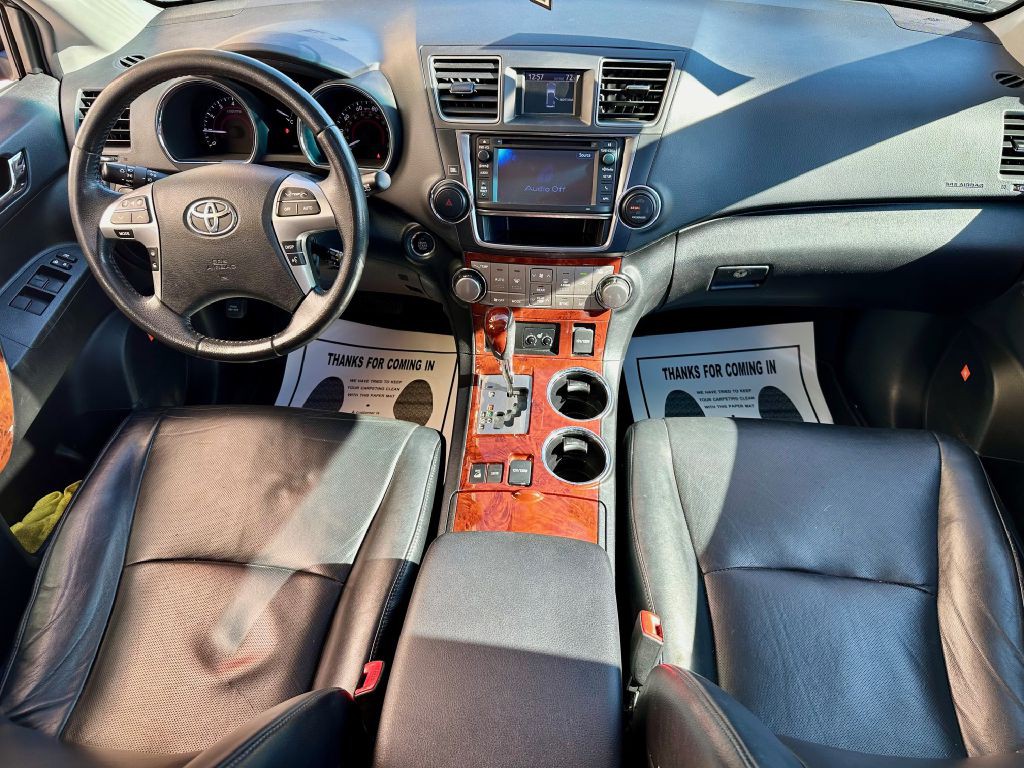 2013 Toyota Highlander Image 28