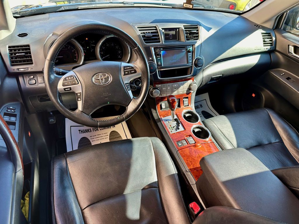 2013 Toyota Highlander Image 29