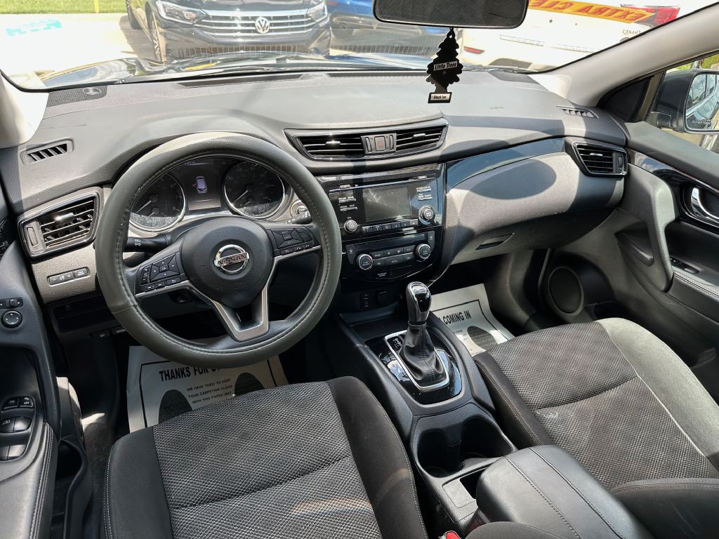 2017 Nissan Rogue Image 25