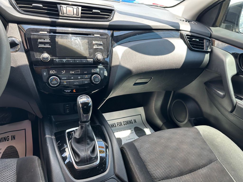 2017 Nissan Rogue Image 31