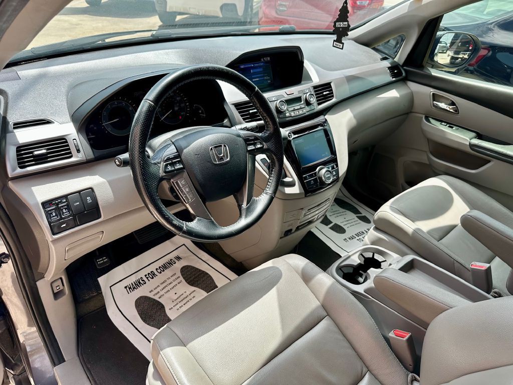 2015 Honda Odyssey Image 17
