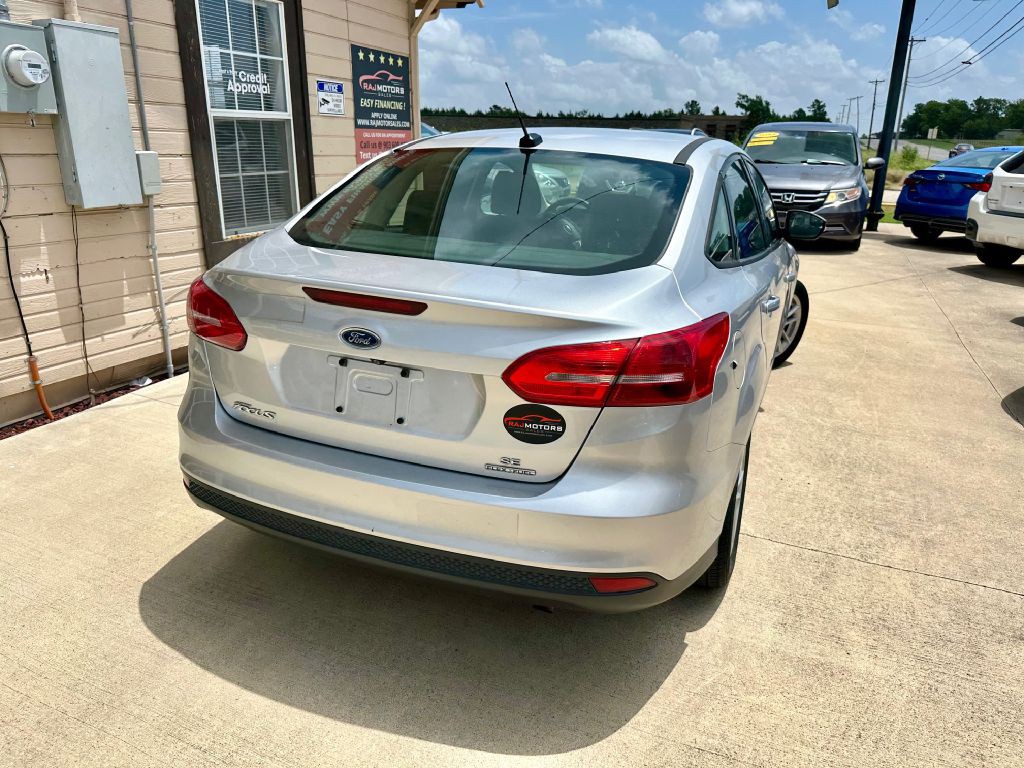 2016 Ford Focus Image 9