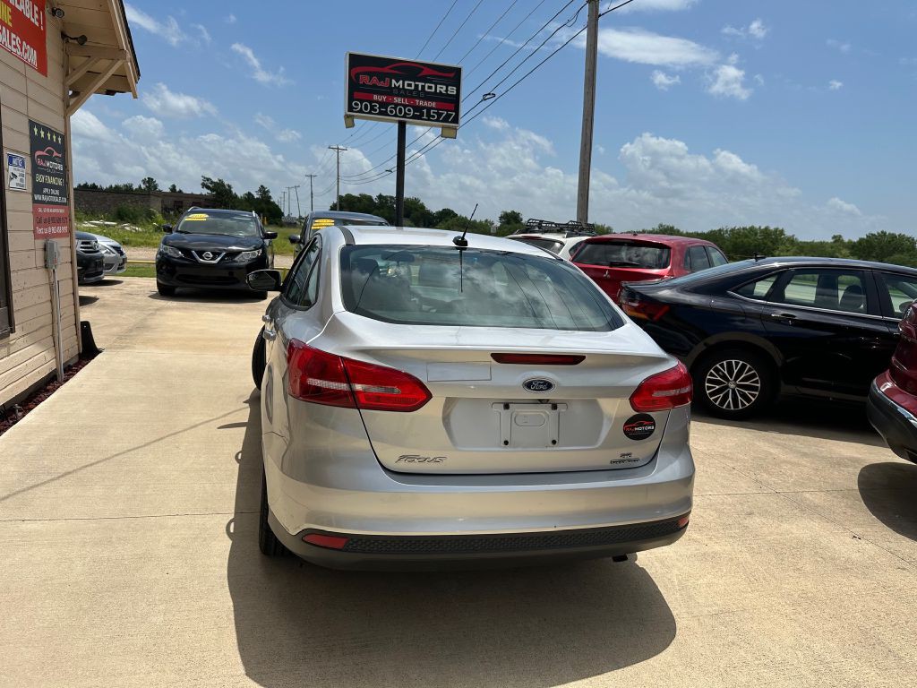 2016 Ford Focus Image 11