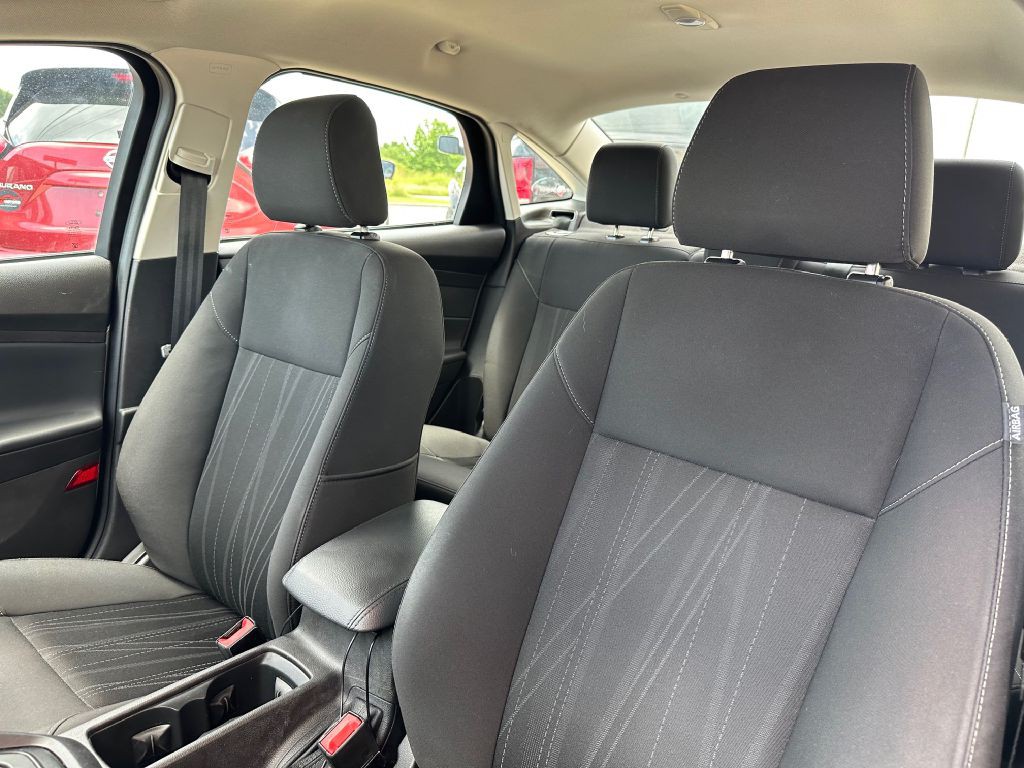 2016 Ford Focus Image 17