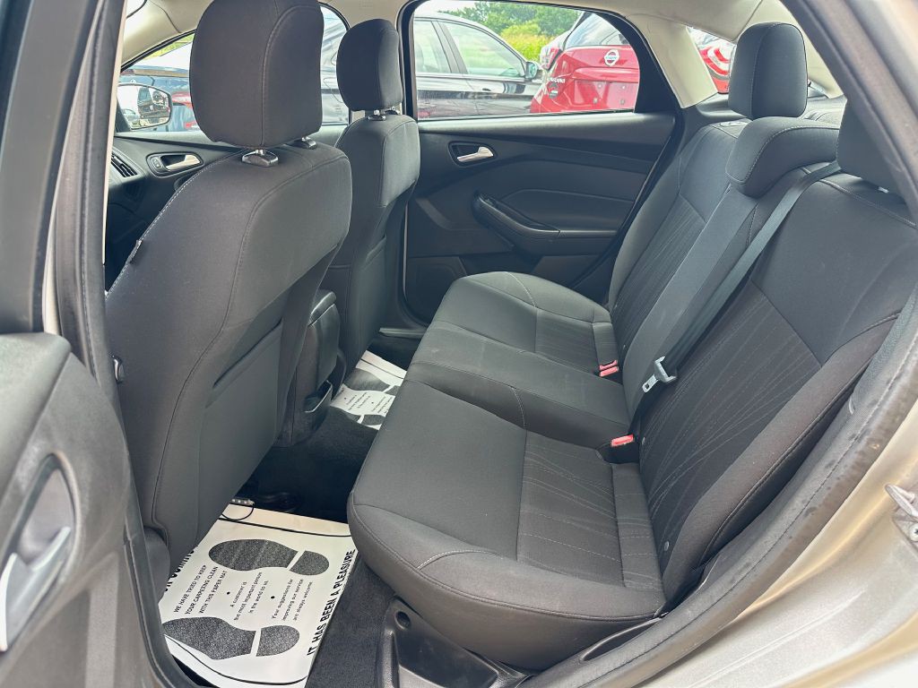 2016 Ford Focus Image 18