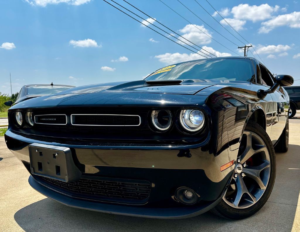 2017 Dodge Challenger Image 3