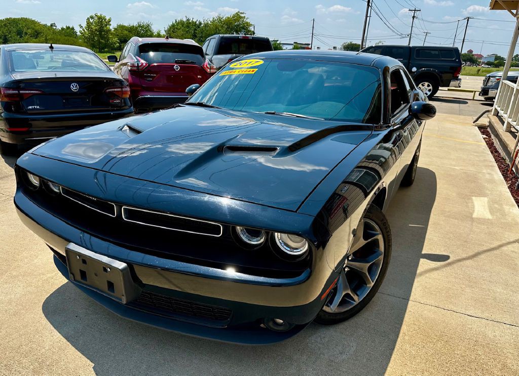 2017 Dodge Challenger Image 4