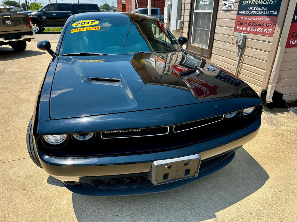 2017 Dodge Challenger Image 6