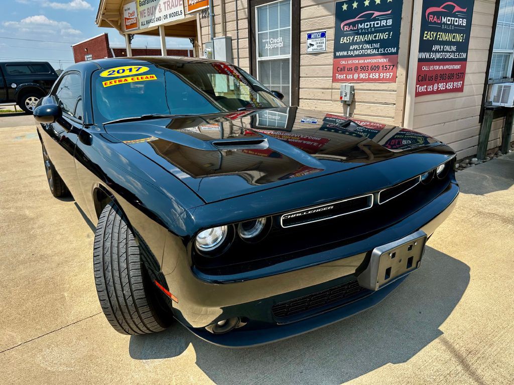 2017 Dodge Challenger Image 7
