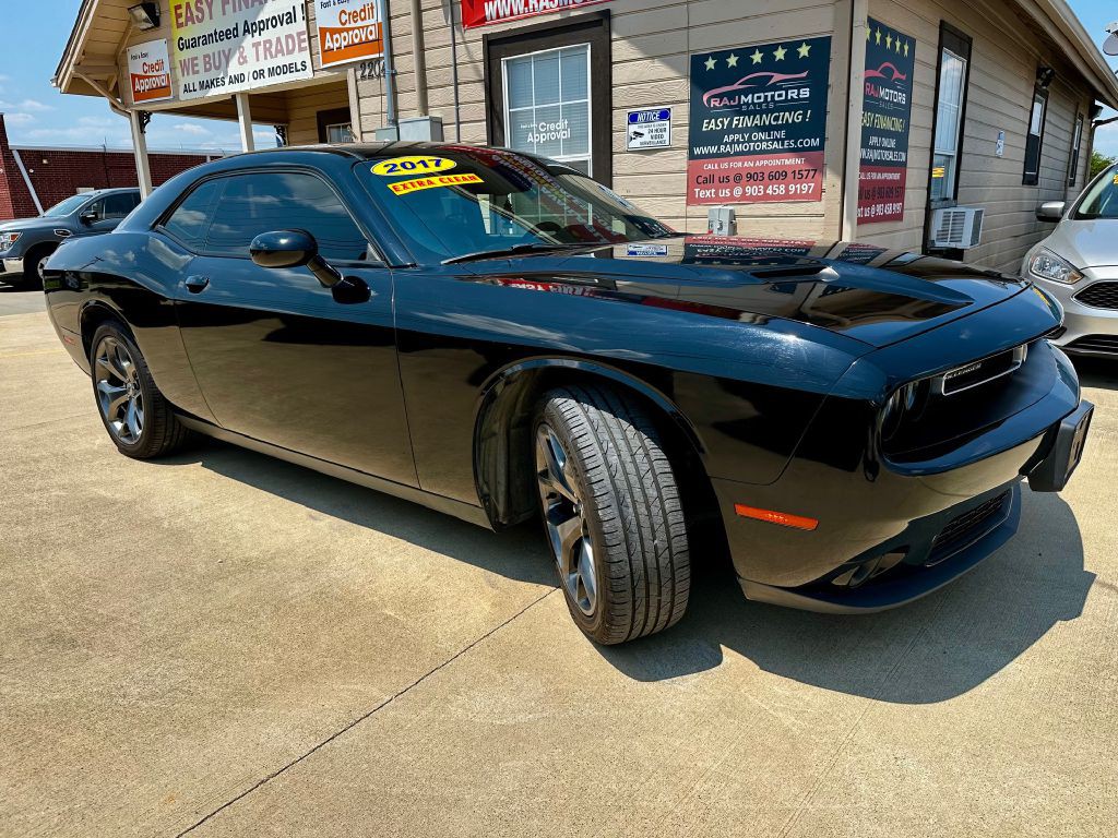 2017 Dodge Challenger Image 9