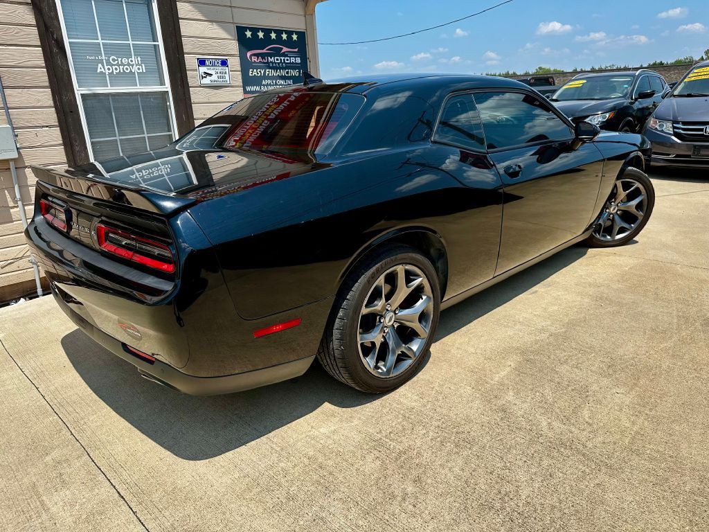 2017 Dodge Challenger Image 11