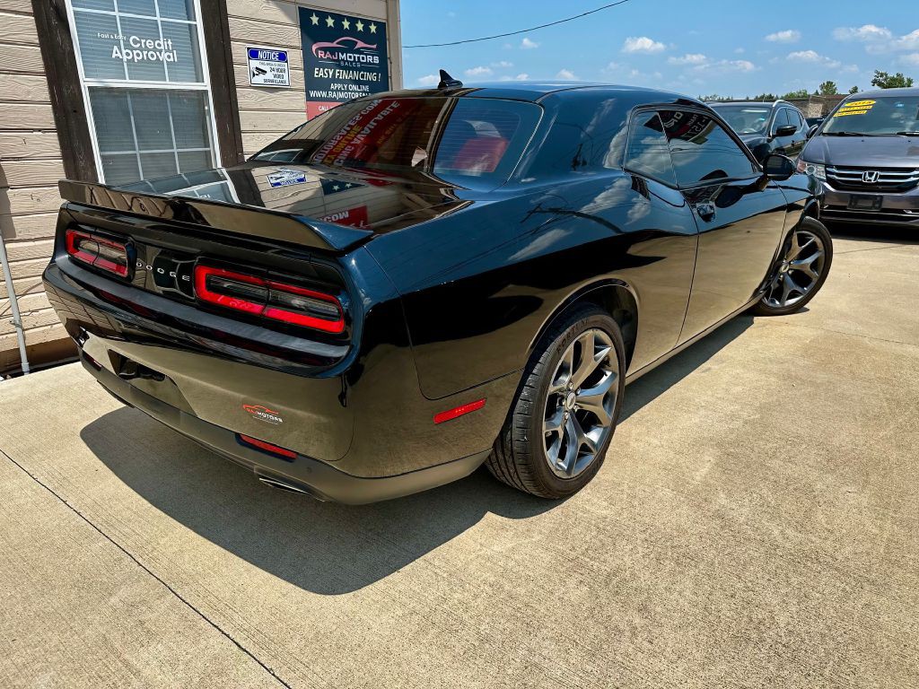 2017 Dodge Challenger Image 12
