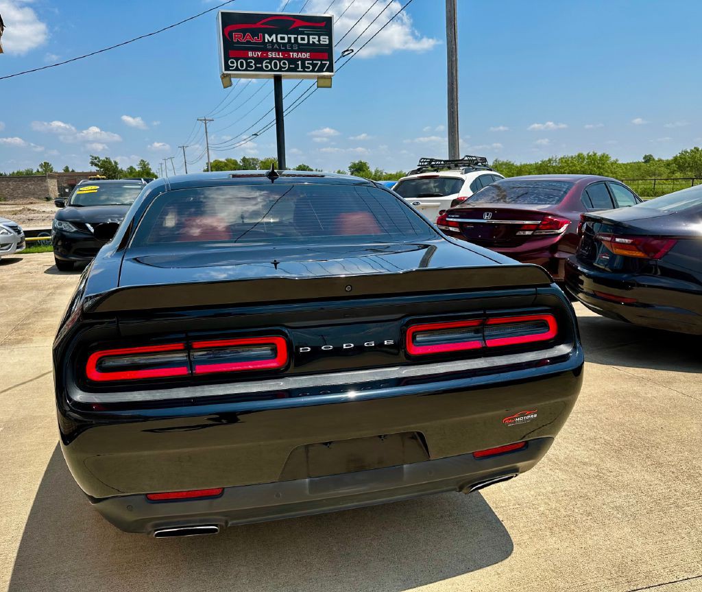 2017 Dodge Challenger Image 15