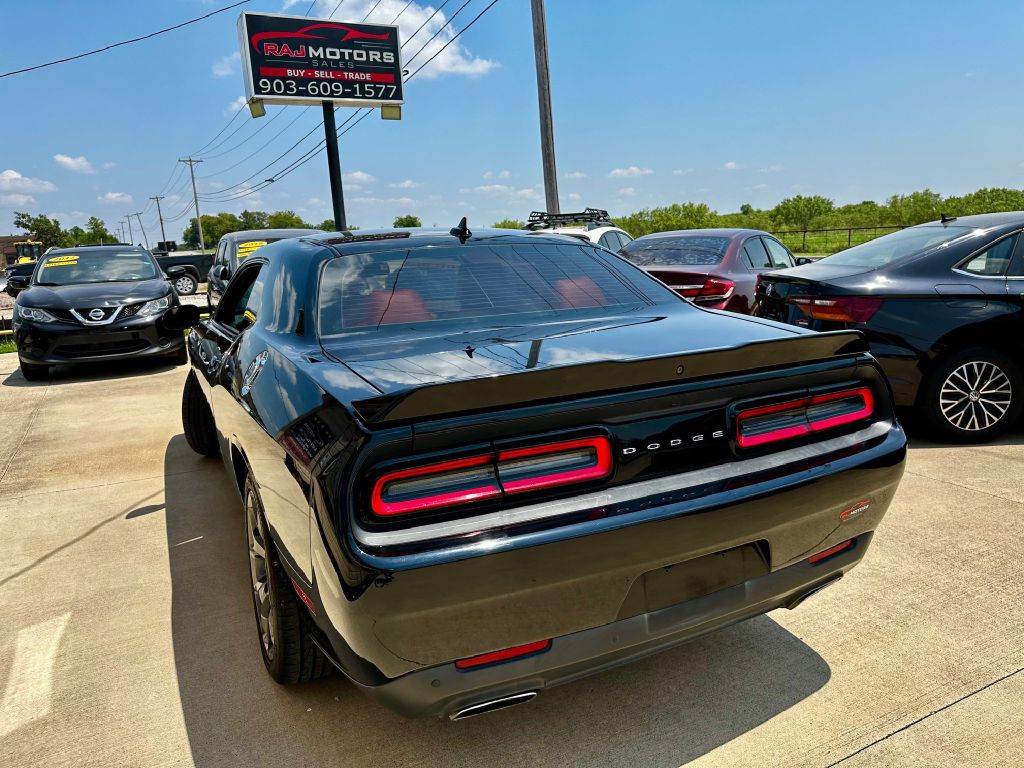 2017 Dodge Challenger Image 16