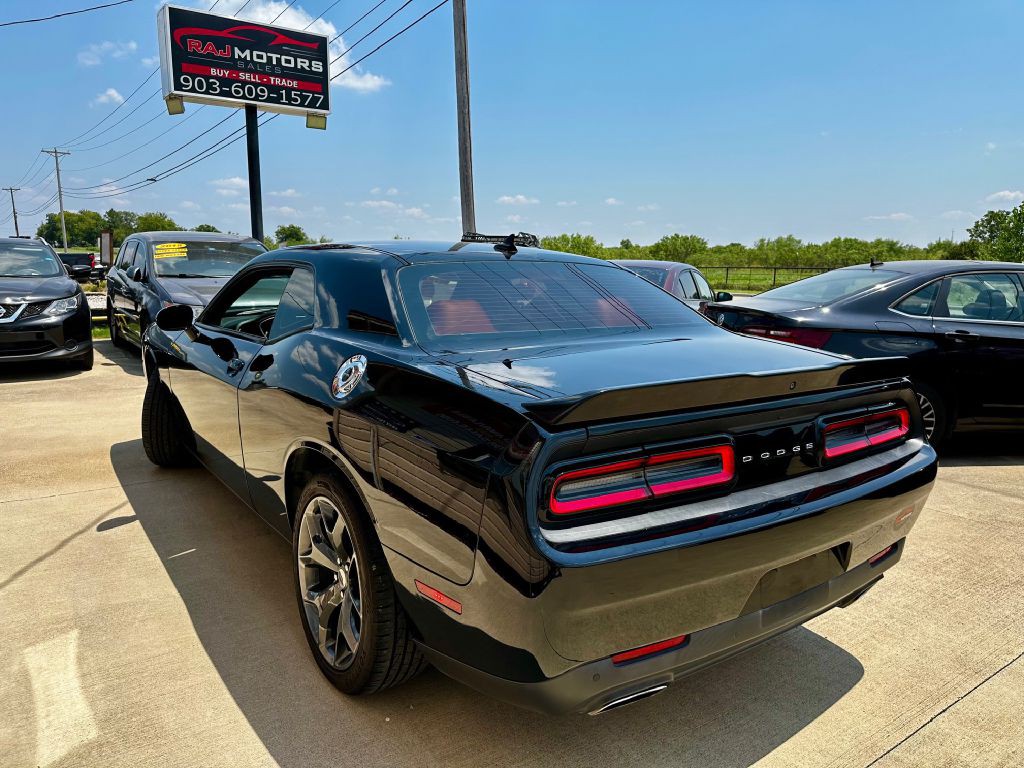 2017 Dodge Challenger Image 17