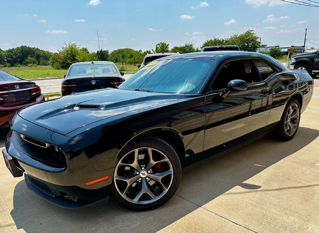 2017 Dodge Challenger Image 18