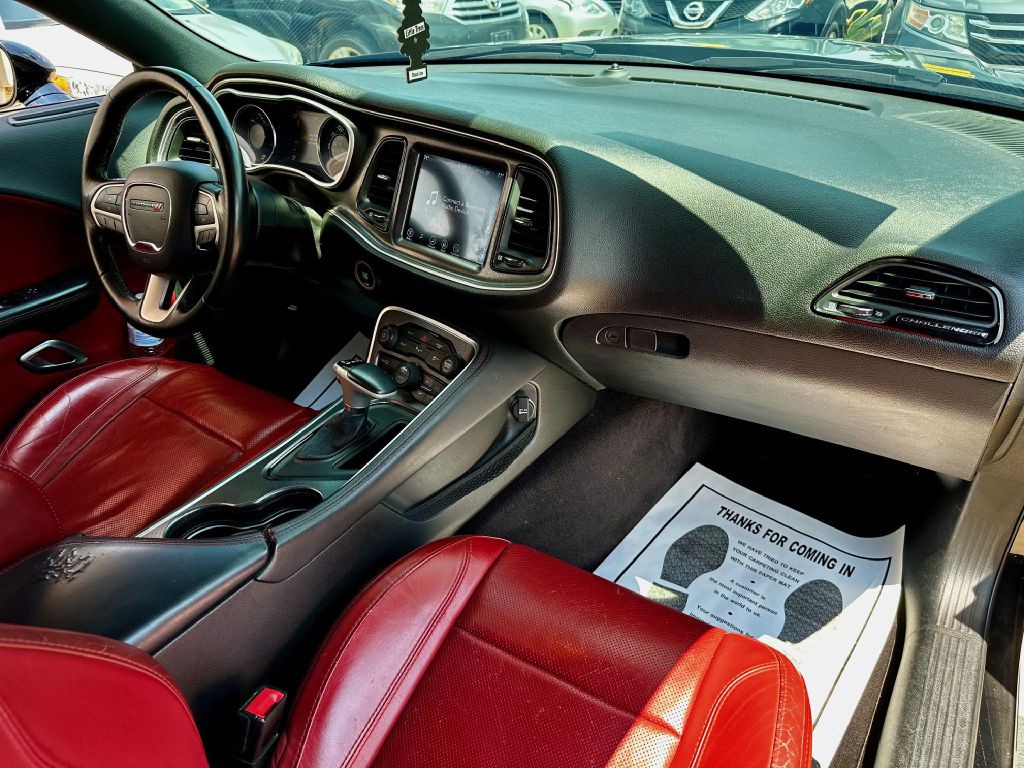 2017 Dodge Challenger Image 24