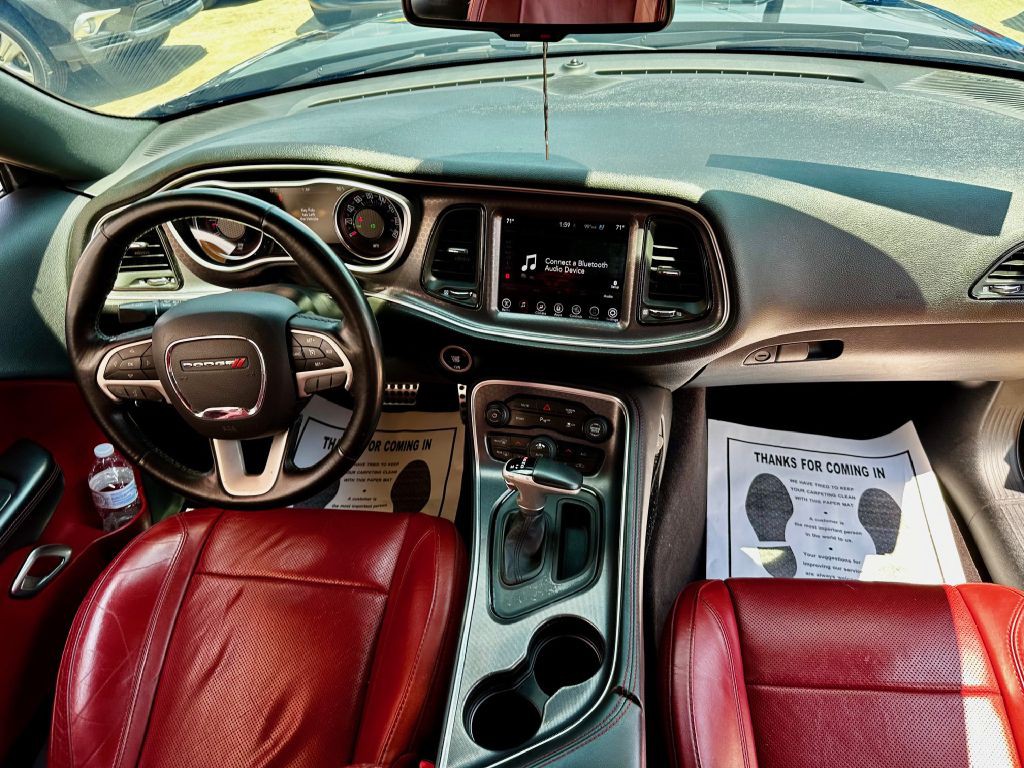 2017 Dodge Challenger Image 26
