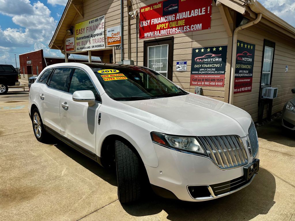 2012 Lincoln MKT Image 8