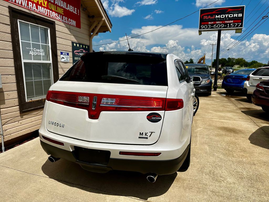 2012 Lincoln MKT Image 12